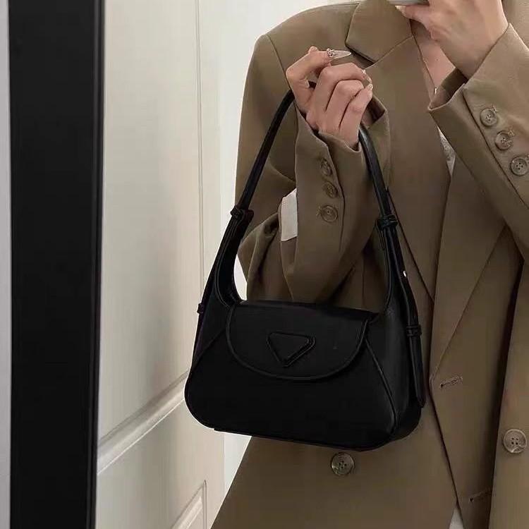 Retro High-end Solid Color Underarm Bag Women's New Fashionable Versatile Single Shoulder Underarm Bag Commuter Handbag