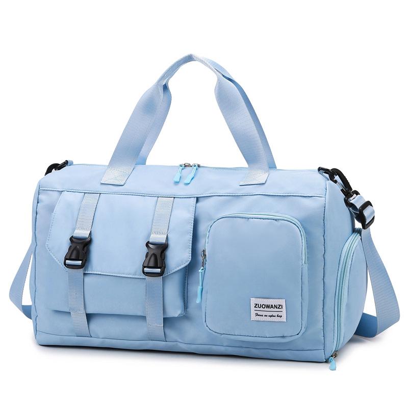 Дорожные сумки большой вместимости можно установить на выдвижную ручку, фитнес-сумки, отделения для обуви, дорожные сумки для посадки в самолет, водонепроницаемые сумки
