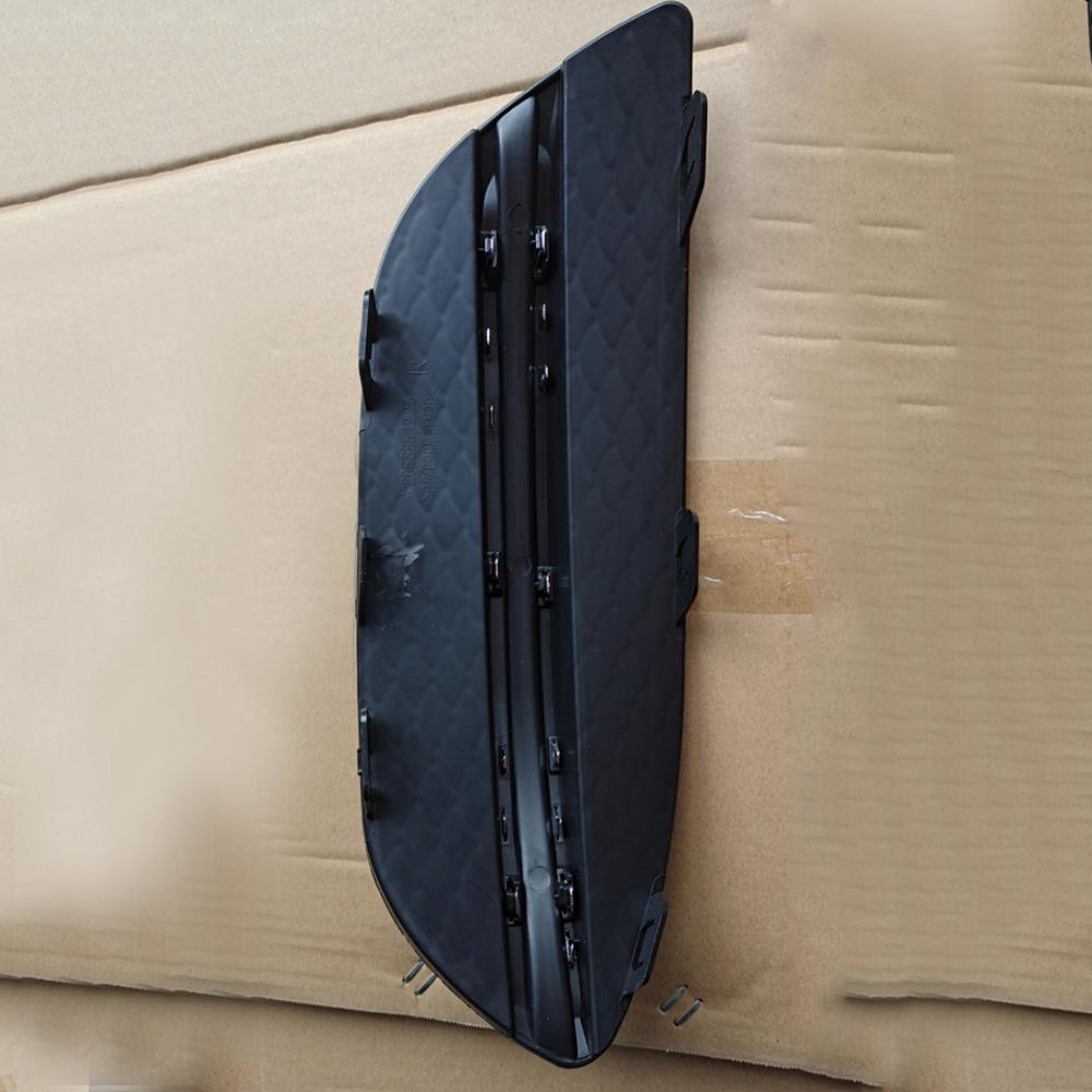 2058851223 Правая решетка воздухозаборника противотуманной фары для Mercedes Benz