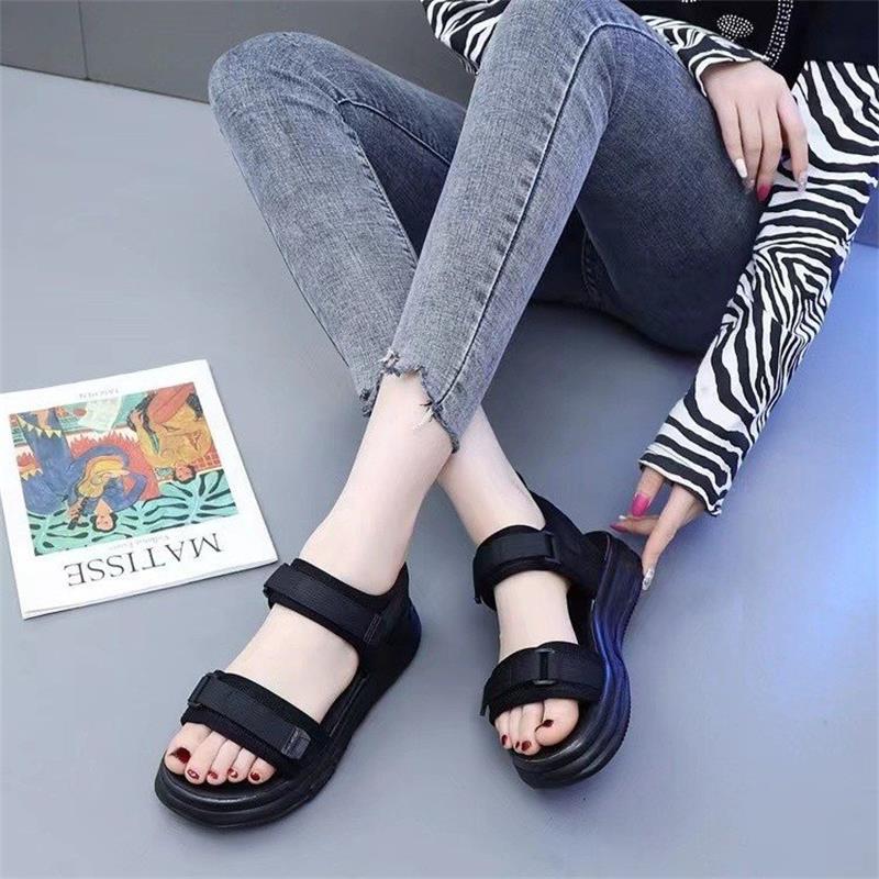 Спортивные сандалии женские 2025 новые женские летние интернет-знаменитости плоская подошва студенческие повседневные пляжные туфли липучки мягкая подошва легкие