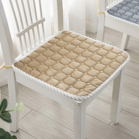 Chair Cushion Soft Comfortable Cozy Elegant Minimalistic Restaurant Accessory Polyester Fiber Seat Plush Dining Chair Cushion for Winter