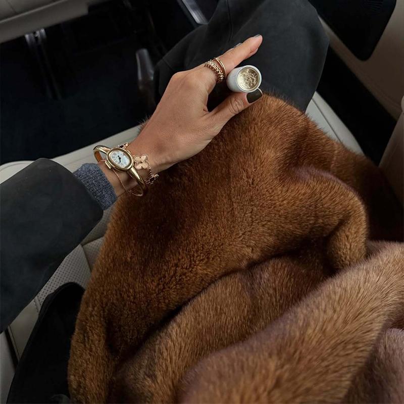 Женские меховые жилеты с высоким воротом, теплые свободные безрукавки, женские жилеты-накидки 2025 года, ранняя весна, уличные роскошные топы-безрукавки для леди