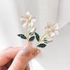 Elegant Gardenia Brooch for Women: Luxurious, Versatile Pin for Suit Jackets