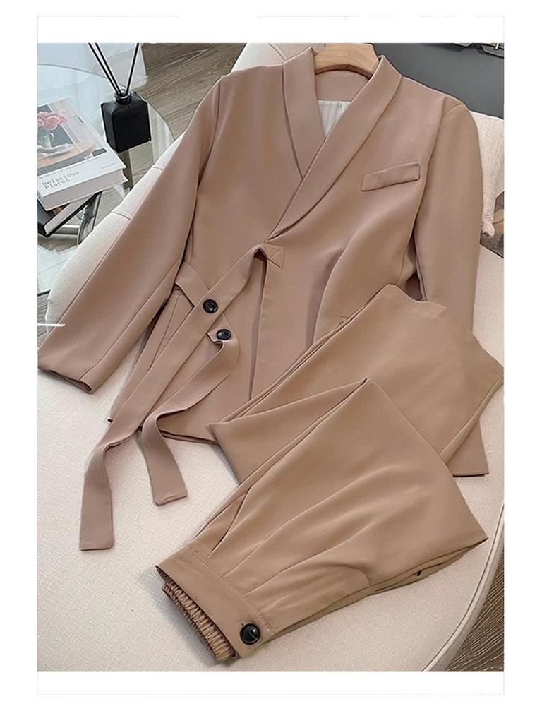 Весенний женский розовый блейзер и брюки палаццо