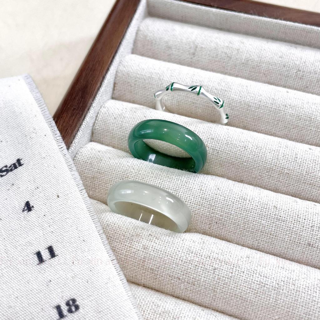 Новое кольцо в китайском стиле с бамбуковым дизайном и белым зеленым халцедоном - элегантные высококачественные нишевые женские украшения