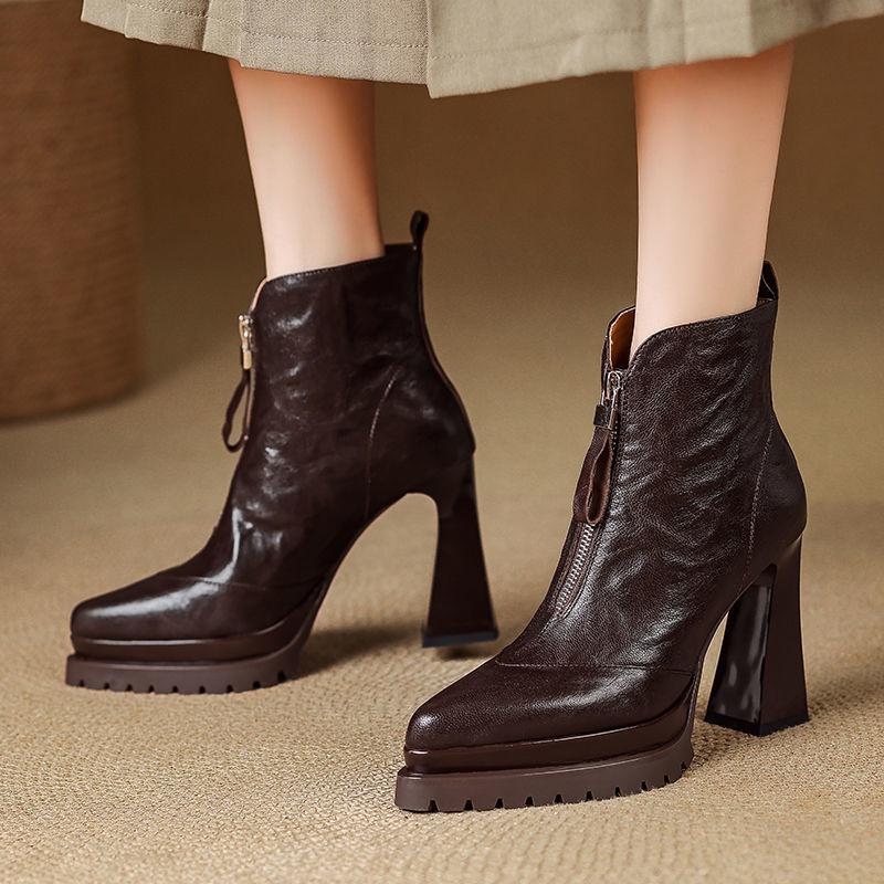 Ретро коричневые на молнии спереди заостренные водонепроницаемые настольные на толстом каблуке на высоком каблуке 2025 новый тренд универсальные короткие ботинки ботинки Мартин