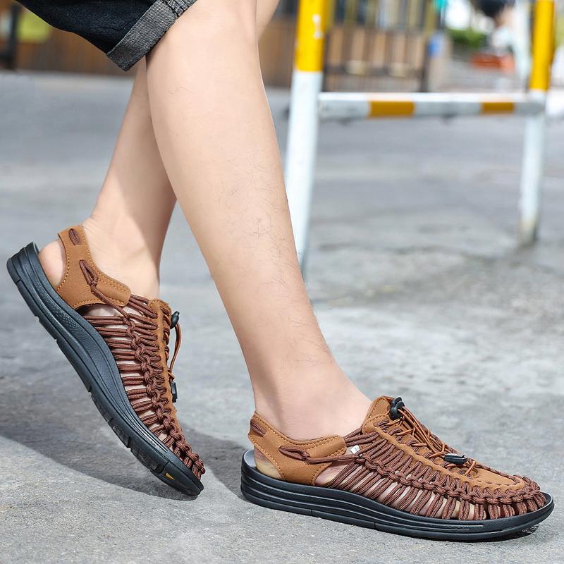 Fashion Lightweight Weave Men Casual Summer Shoes 2025 New Men's All-match Luxury Sandals Leather Men Fashion Beach Non-Slip Sandals