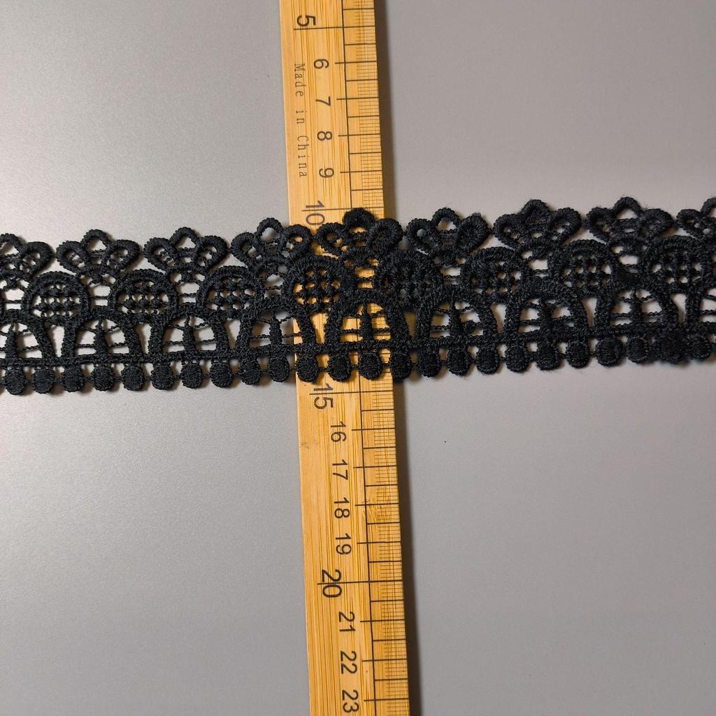 Аксессуар для головного убора из кружева молочного шелка с волнистым узором