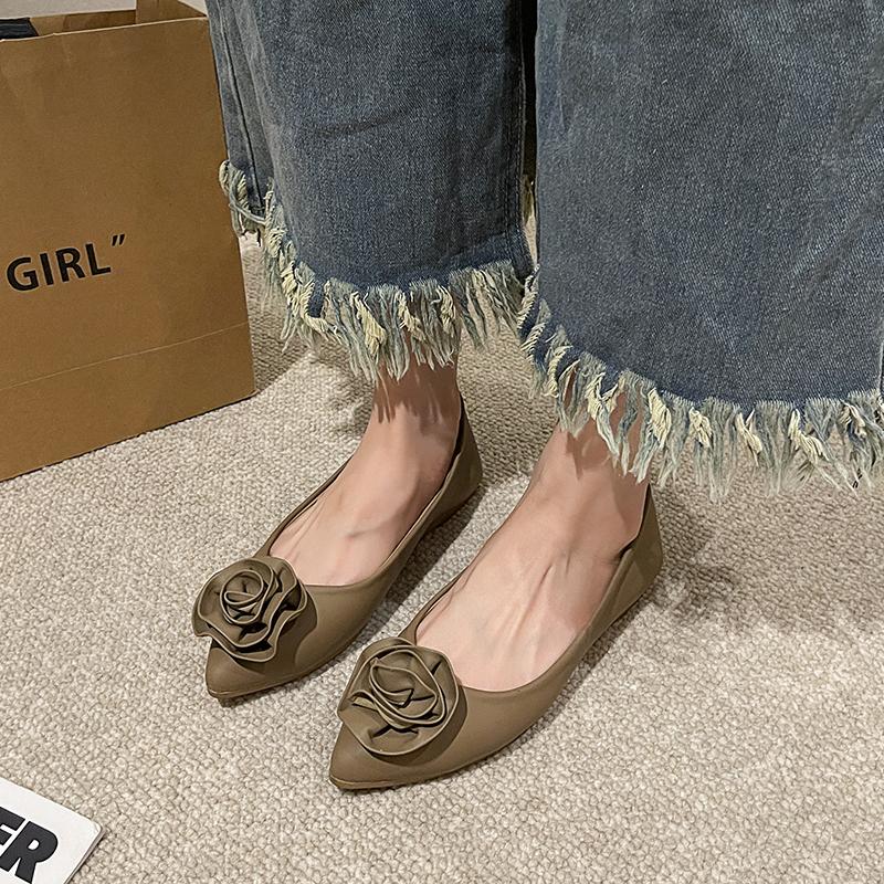 Fashion Women's Large Size Flat Shoes Autumn New Pointed Head Shallow Mouth Flower Light Soft Sole Non-slip Single Shoes