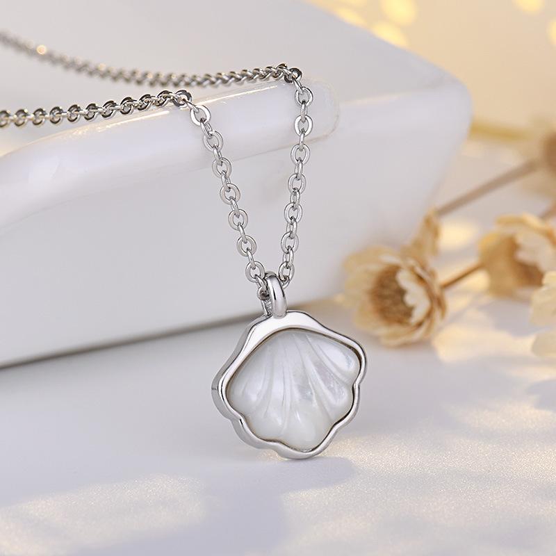 Белое ожерелье Fritillary Lifetime Female Hot Girl Shell Niche Fan-shaped Cuestion