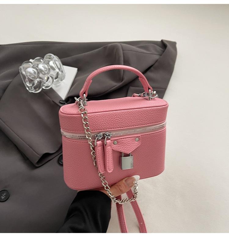 Fashion Niche Bag Women's 2025 New Trendy Korean Version Exquisite Simple Messenger Bag Women's Portable Versatile Box Bag