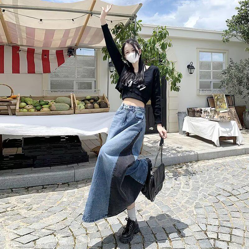 Ретро Джинсовая Юбка Миди А-силуэта в Лоскутном Стиле - Весна 2025 Женская Приталенная Модель с Цветным Блочным Дизайном