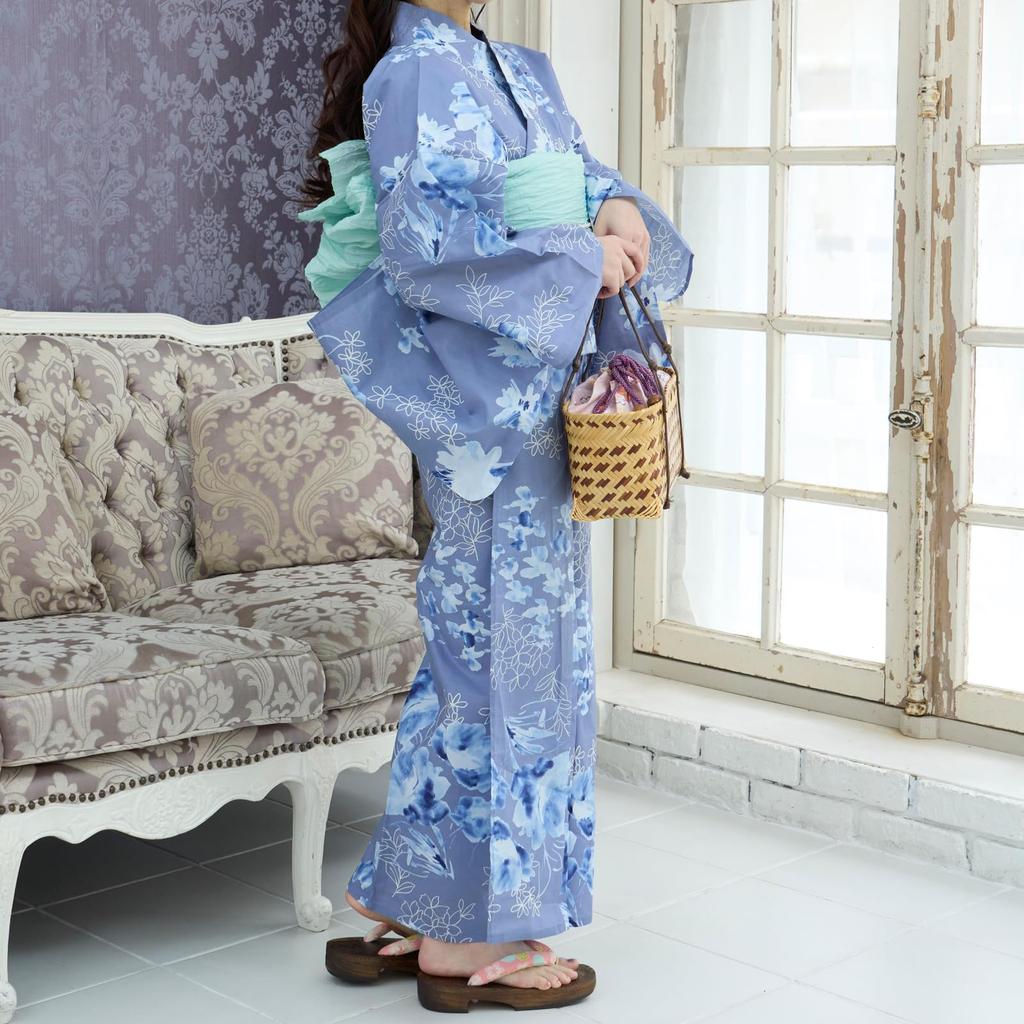 RAVIR Yukata with Watercolor Blue Fluffy Obi and Geta One Size Fits All Women's 3-Piece Set, Gray, Flowers, Belt, Sandals, Blue,