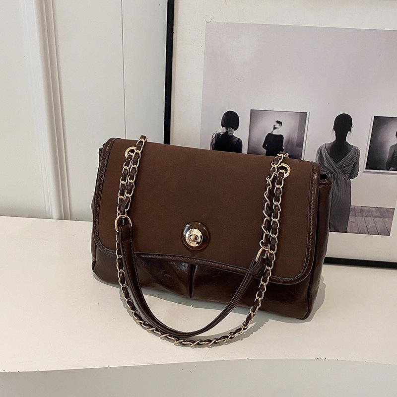 Сумка женская сумка-мессенджер 2024 года, новинка осени и зимы, вместительная, универсальная, популярная в этом году сумка на одно плечо с цепочкой