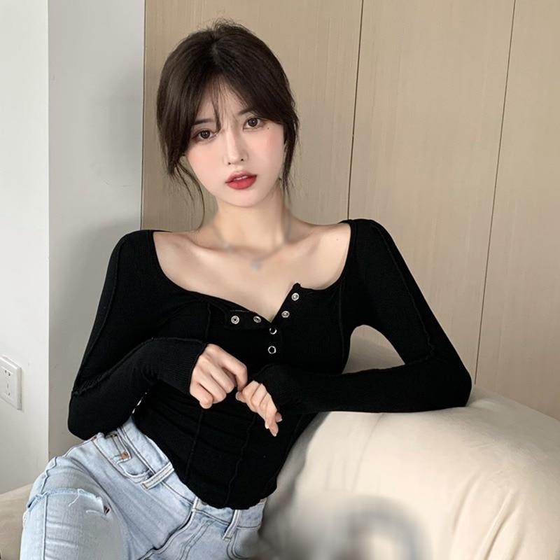 Knitted Top for Women Long Sleeve Slim Fit Casual Style Solid Color