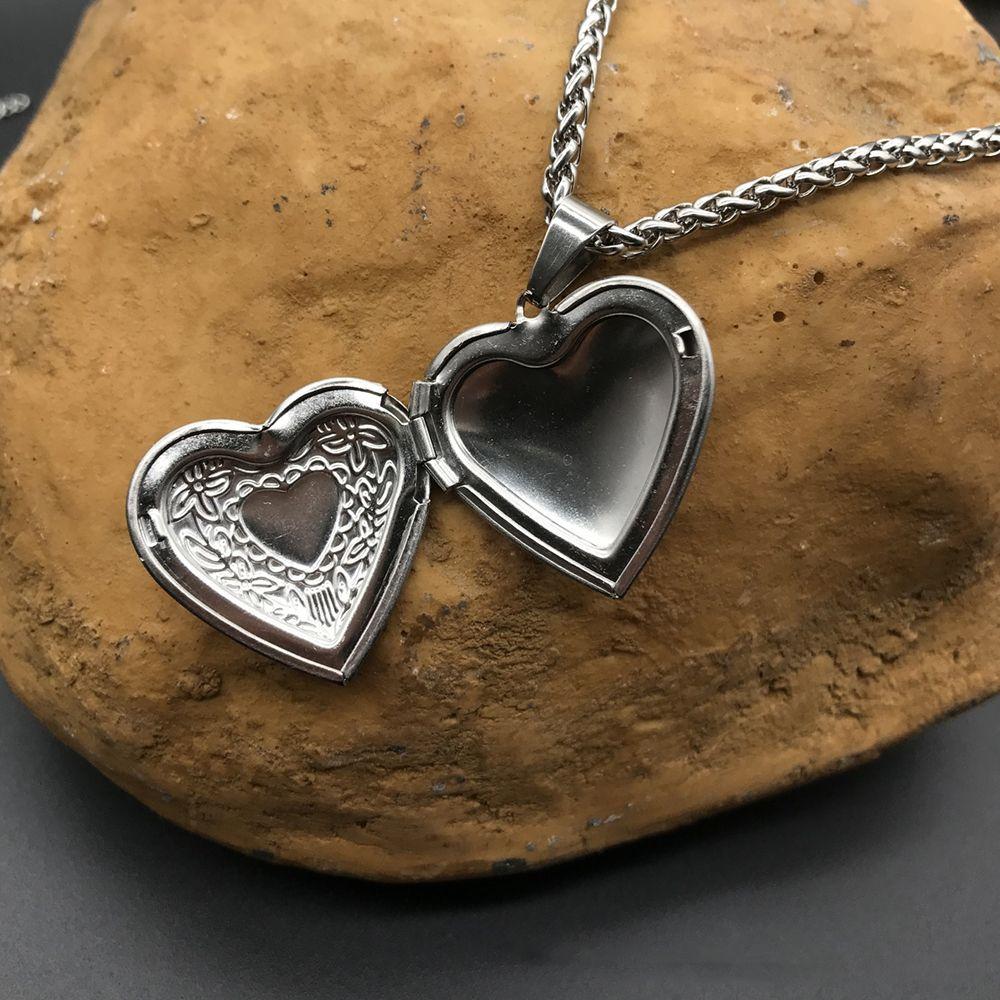 Men Women Chain Jewelry Friend Necklace Pendant Heart Shaped Photo Picture Locket