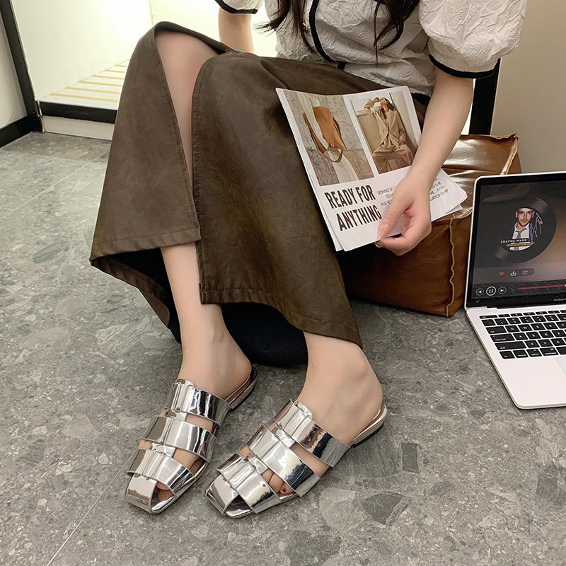 Fashion 2025 Mules for Woman Flat Heeled Casual Shoes Comfortable Outdoor Slippers Beach Shoes Sandals Soft Bottom mulles Mujer