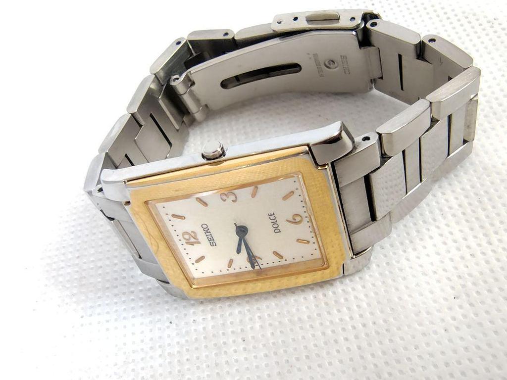 [USED] Rare Seiko Dolce Vintage Unisex Watch with an Annual Accuracy of 10 Seconds