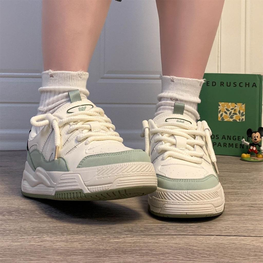 Весна и Осень 2024 маленькие белые туфли женские студенческие спортивные туфли на плоской подошве нишевые оригинальные женские туфли повседневные кеды женские универсальные