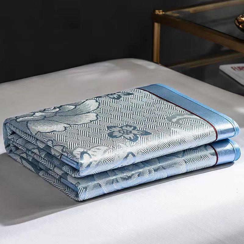 Летний коврик из ледяного шелка с наволочкой. Легко чистящийся складной прохладный спальный коврик. Можно стирать в машине. Наматрасники 90 150 180