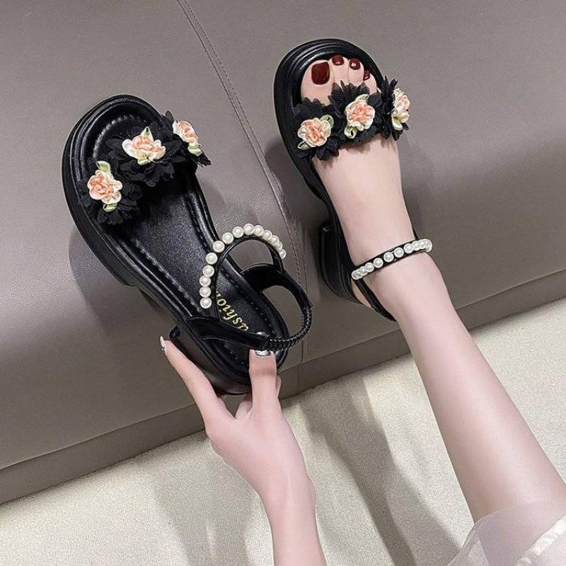 Summer 2024 One Word Sandals for Woman Diamond Women's Shoes Beach Footwear with Medium Heels Beige Platform Rhinestones F Korea