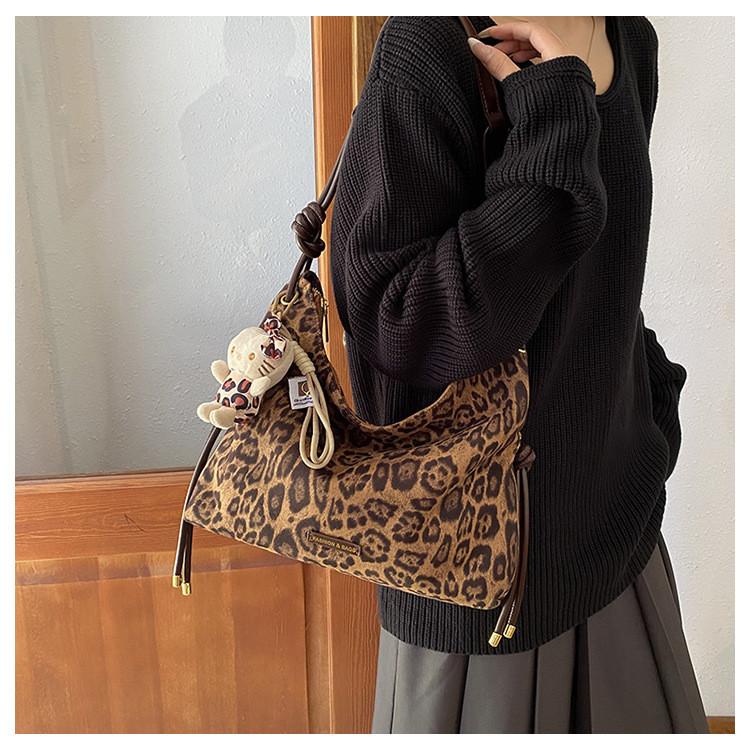 Ielgy Leopard Print Bag Women Casual Commuter Shoulder Bag Large Capacity Tote Bag