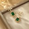 Серьги-гвоздики с изумрудным цветком, темперамент, мода, индивидуальность, нишевый дизайн, изысканные серьги из циркония