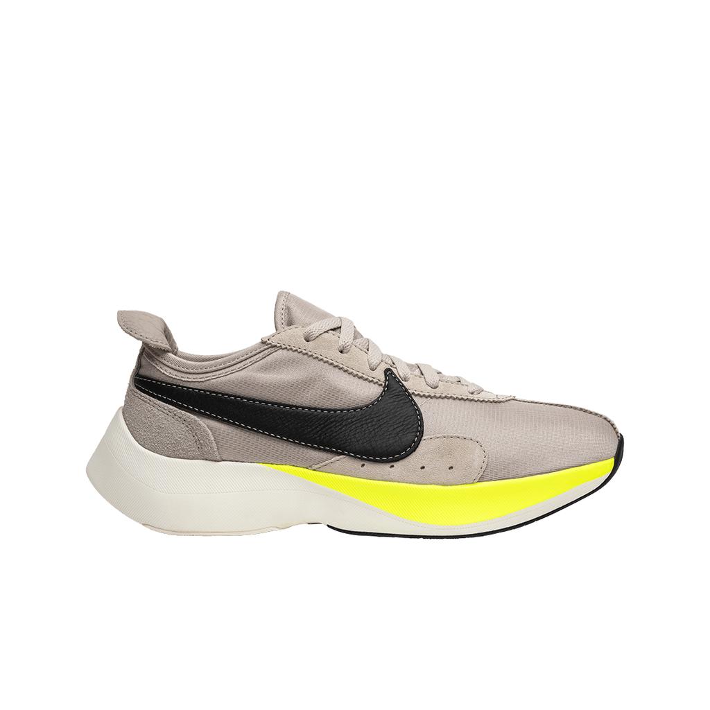 Nike Moon Racer String