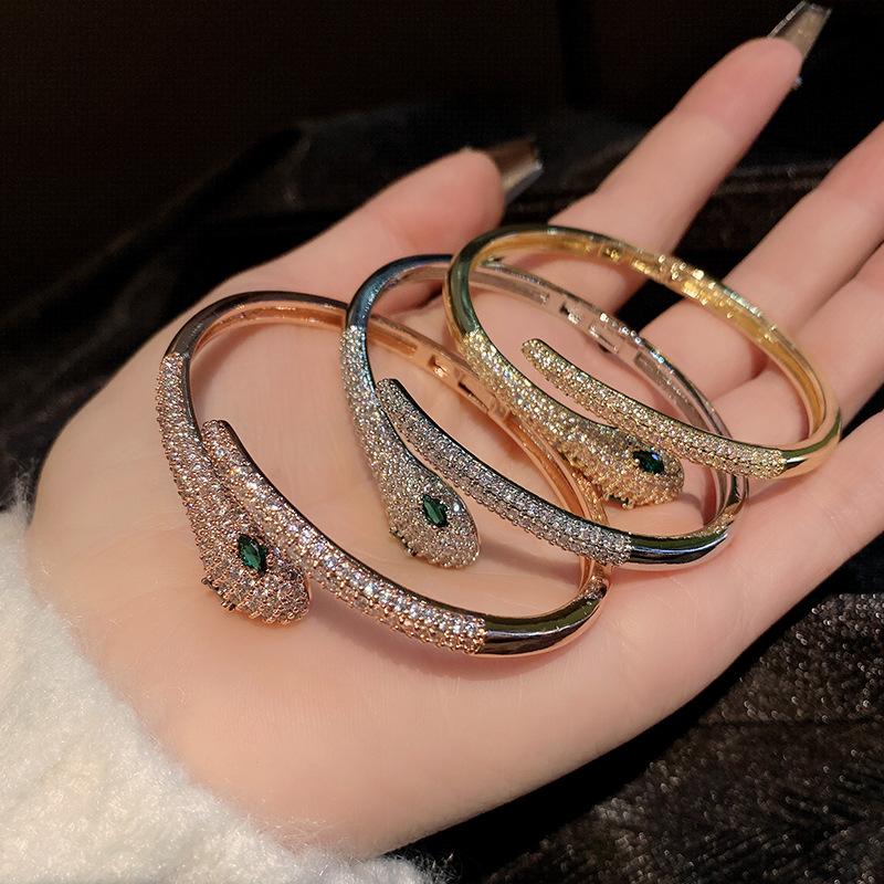 Fashionable Exotic Spirit Snake Bracelet, Green Eyed Open Mouth Snake Women's Bracelet, Retro