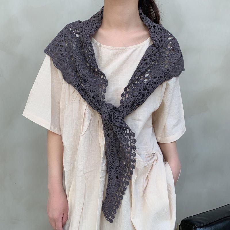 The New Shawl Korean Version Shows Temperament, Fashionable Hollow Round Flower Triangle Outer Shawl Sunscreen Neck