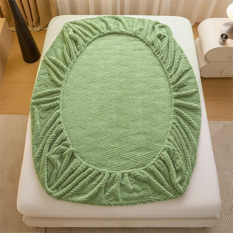 Зимний бархатный наматрасник Утолщенный Теплый Чехол на кровать Простыня Постельное белье Мягкий Плюшевый Теплый Простыня на резинке Зимняя бархатная простыня