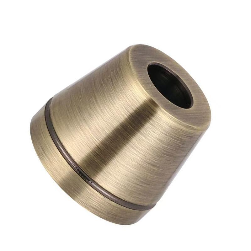 Открутите основание ручной бритвы, опорную раму бритвы и латунный антикоррозийный старомодный контейнер для хранения