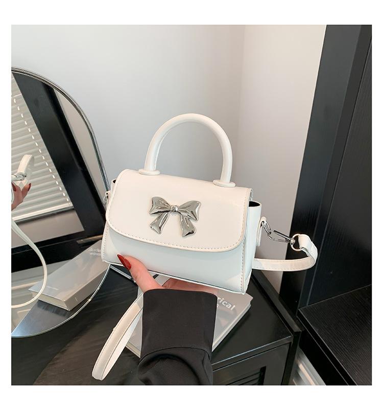 Новая сумка женская 2024 года красивая индивидуальная летняя сумка через плечо повседневная модная портативная маленькая квадратная сумка