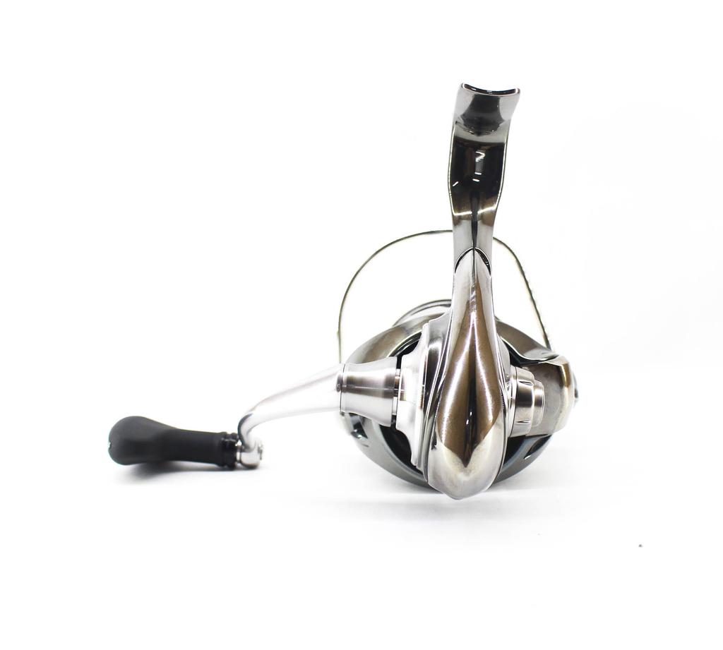 Daiwa Катушка спиннинговая 22 Exist LT 3000-H (6011)