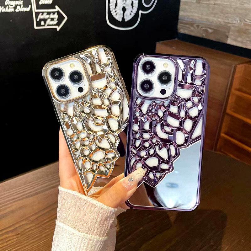 Подходит для iPhone 15 Гальванизированный Полый Охлаждающий Чехол для Телефона 16pro Поставляется с Зеркальцем для Макияжа 14/13 Полностью Закрывающий Защитный Чехол