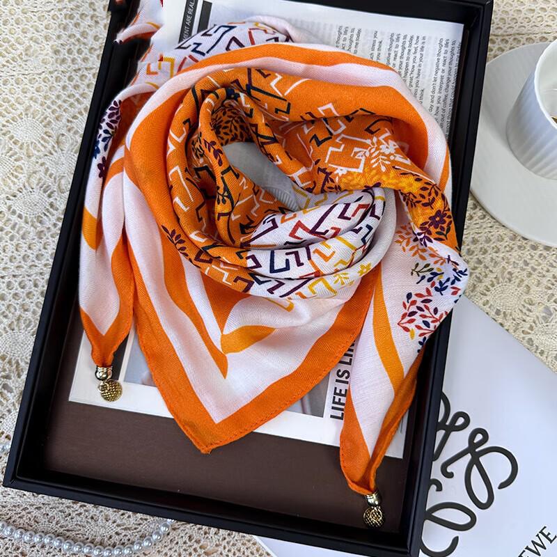 Korean-Style Magnetic Buckle Square Scarf: Women's Winter Neck Warmer & Fashionable Pendant Accessory
