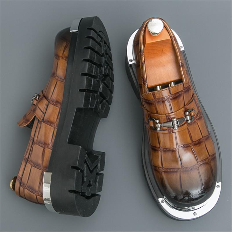 Дизайнерские черно-коричневые туфли из лакированной кожи на высокой подошве, мужские лоферы с узором под аллигатора, формальные, для свадебного платья, выпускного вечера