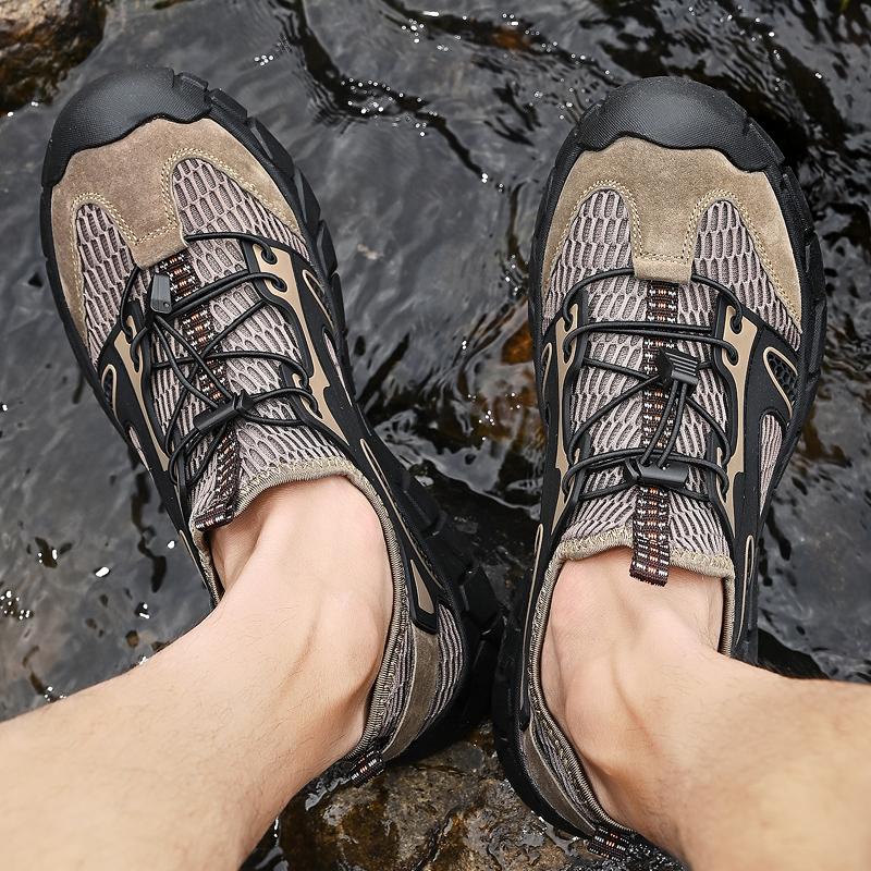 Fashion Summer Men Soft Bottom Sandals Casual Leather Sandals Fashion Flat Designer Beach Shoes Outdoor Waterproof Hollow Out Sneakers