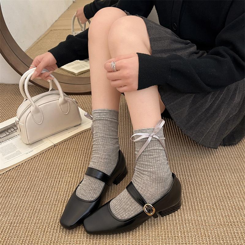 Модный темперамент, маленький ароматный стиль, толстый каблук, неглубокий носок, одинарные туфли для женщин 2025 года, новая весна и осень, французская квадратная голова Мэри Джейн sma
