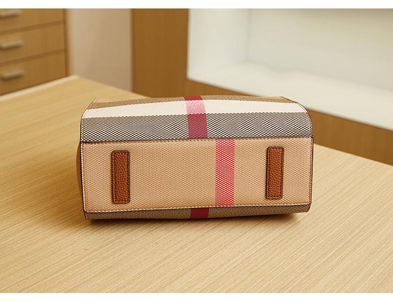 Трендовые женские сумки кроссбоди из клетчатого холста и кожи 2024