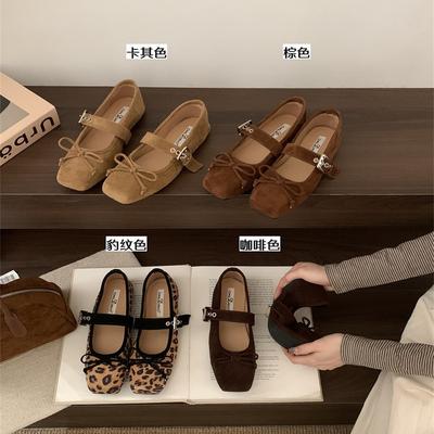 Туфли женские с квадратным носком, популярные в интернете, осенние новые, балетки с плоской подошвой и бантом, одинарные туфли, серебристые с ремешком и пряжкой Мэри Джейн