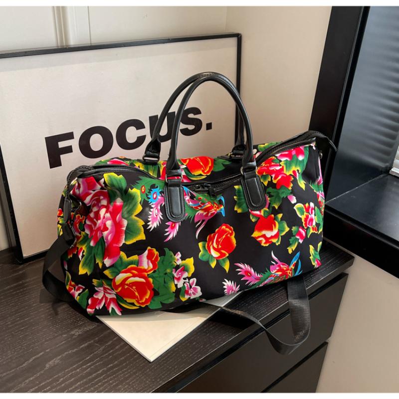 Chinese Ethnic High Capacity Travel Bag Versatile Contrasting Color Sports Fitness Handbag Personalized Northeast Big Flower Cotton Coat Crossbody Bag