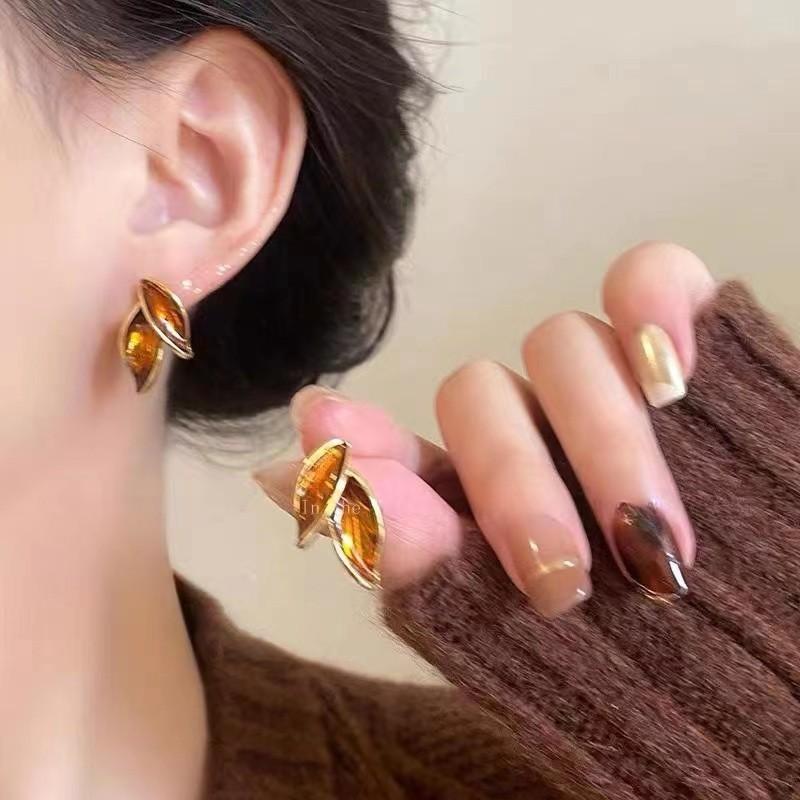 Korean Simple Fashion Wind Leaf Earrings Women's Personality High-end Design Earrings Mori Earrings Women
