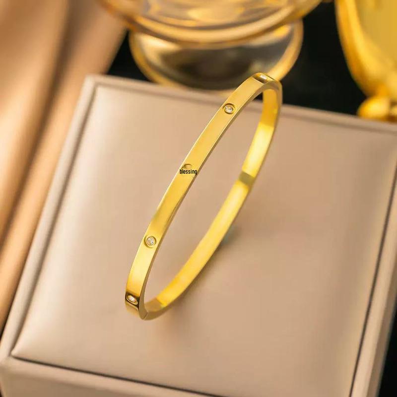 Stainless Steel Women's Bracelet with Diamonds and Four-Leaf Clover Studs - Non-fading, Cross-border Design.