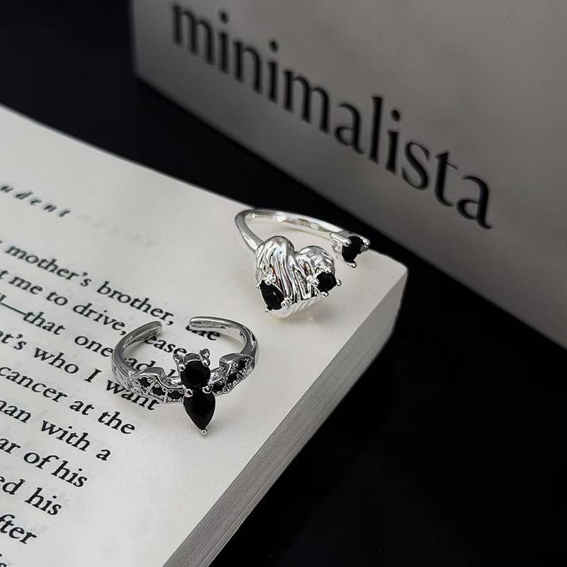 Необычная любовь Темная личность Черный циркон Летучая мышь Открытое кольцо Нишевое Панк Наборное кольцо Женщина