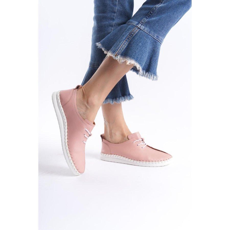 Женские повседневные туфли из натуральной кожи с круглым носком и шнуровкой на плоской подошве