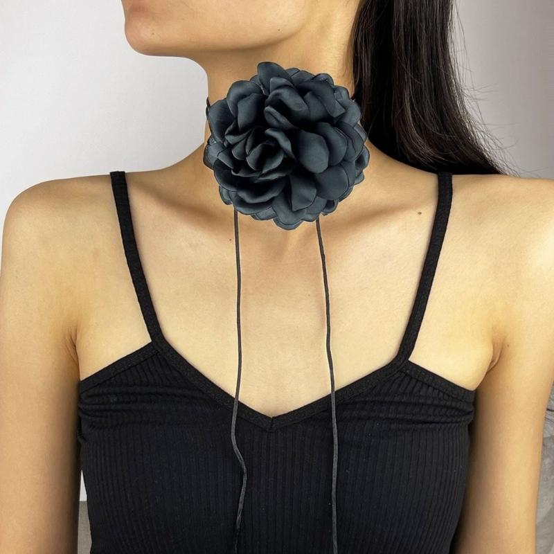 Stylish Rose Blossom Necklace Simulation Flower Neckchain Women Girls Collarbone Chain Eye Catching Choker Accessory