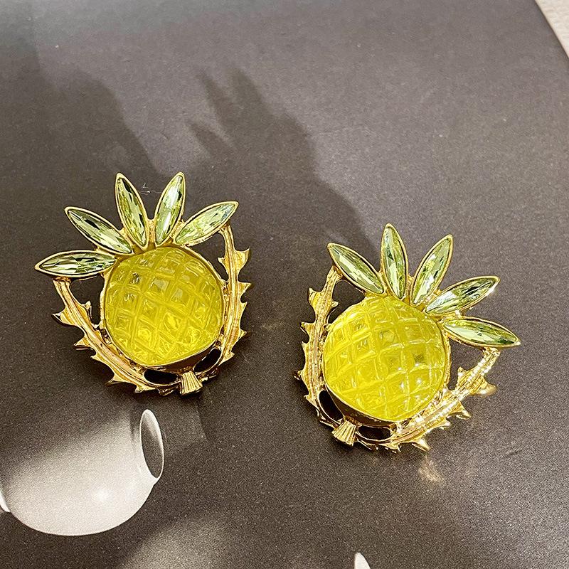 Классические серьги среднего размера для женщин и девочек с эмалью и цветком, серьги-клипсы, винтажные элегантные женские вечерние аксессуары для банкетов высокого класса, ювелирные изделия