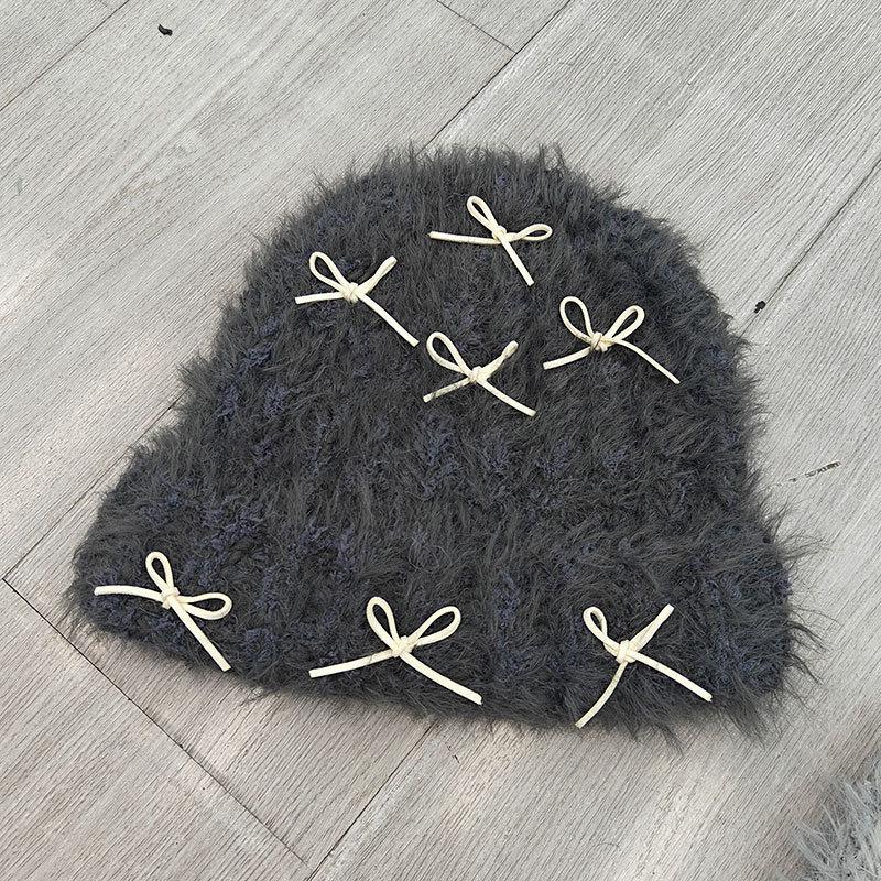 Универсальная для лица маленькая милая бантик вязаная теплая шапка на осень и зиму женская плюшевая шапка первая шапка