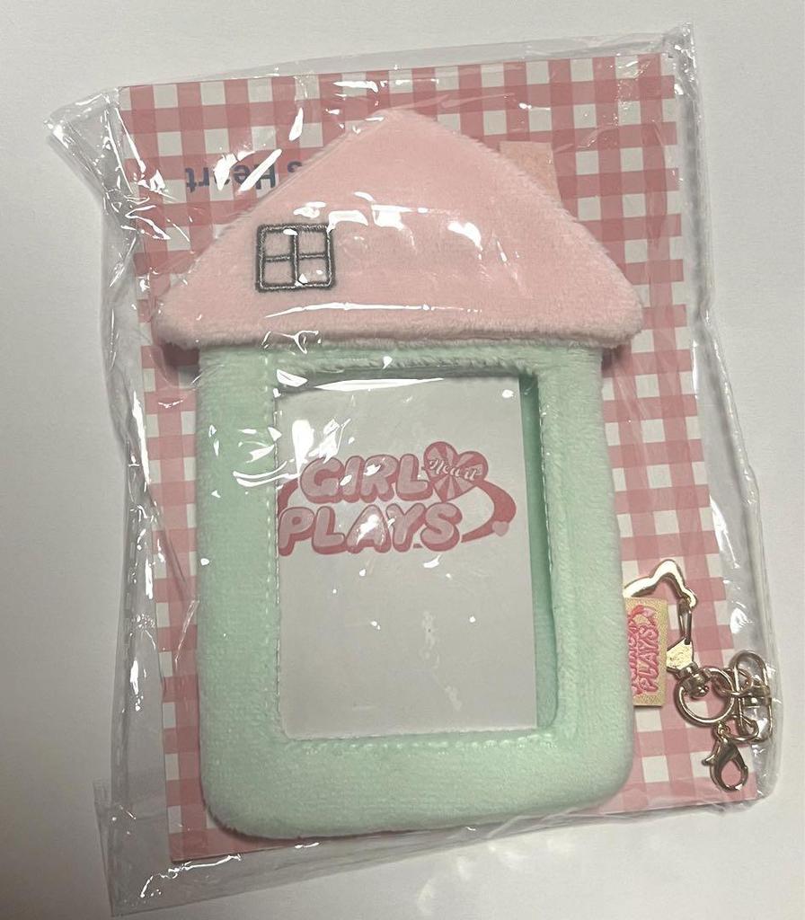 [USED] Korean goods, trading card case, idol, KPOP, anime, keychain, house